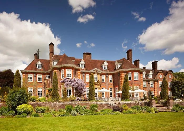 Experience Luxury at its Best: 5 Star Hotels near Guildford