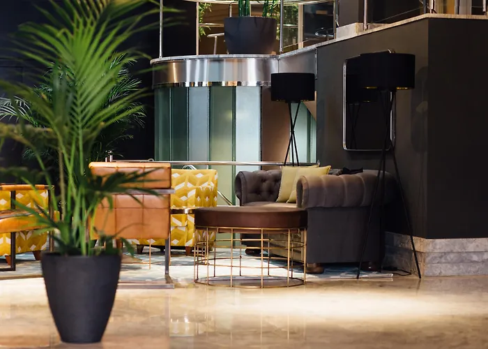 Principales hoteles junto a la playa Malvarrosa