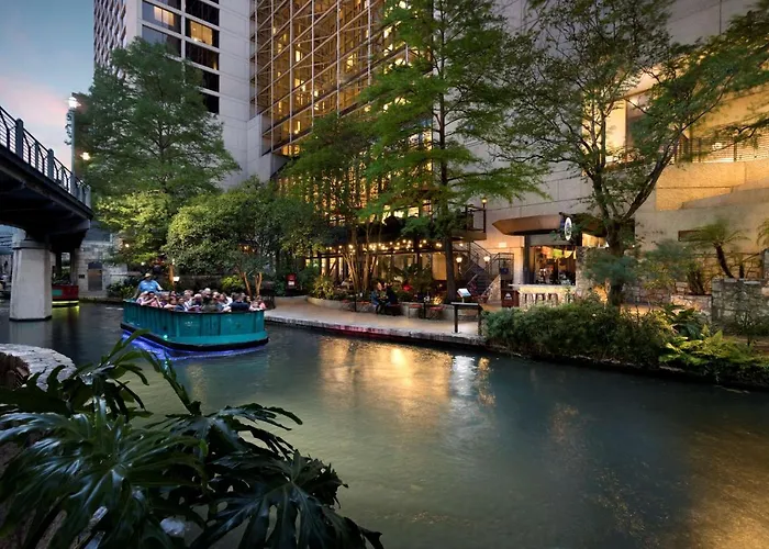 Discover the Best Dog-Friendly Hotels on the San Antonio Riverwalk