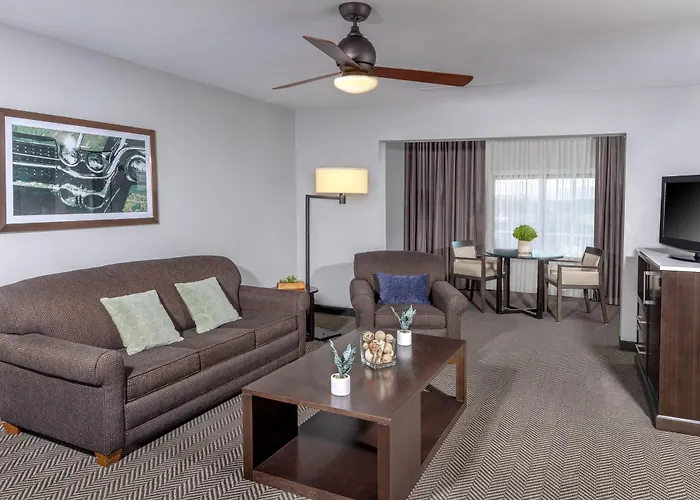 Top Ventura, California Hotels Near the Beach