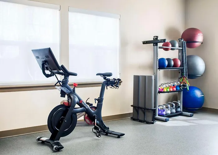 Best Newark Airport Hotels with Parking