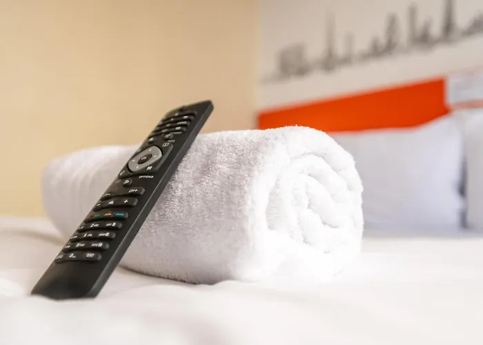 Top Cheap Day Use Hotels Near Vibrant Croydon