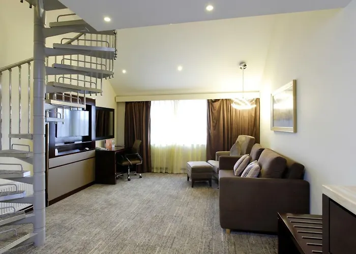 Top Hotels Near Solihull Train Station for Convenience